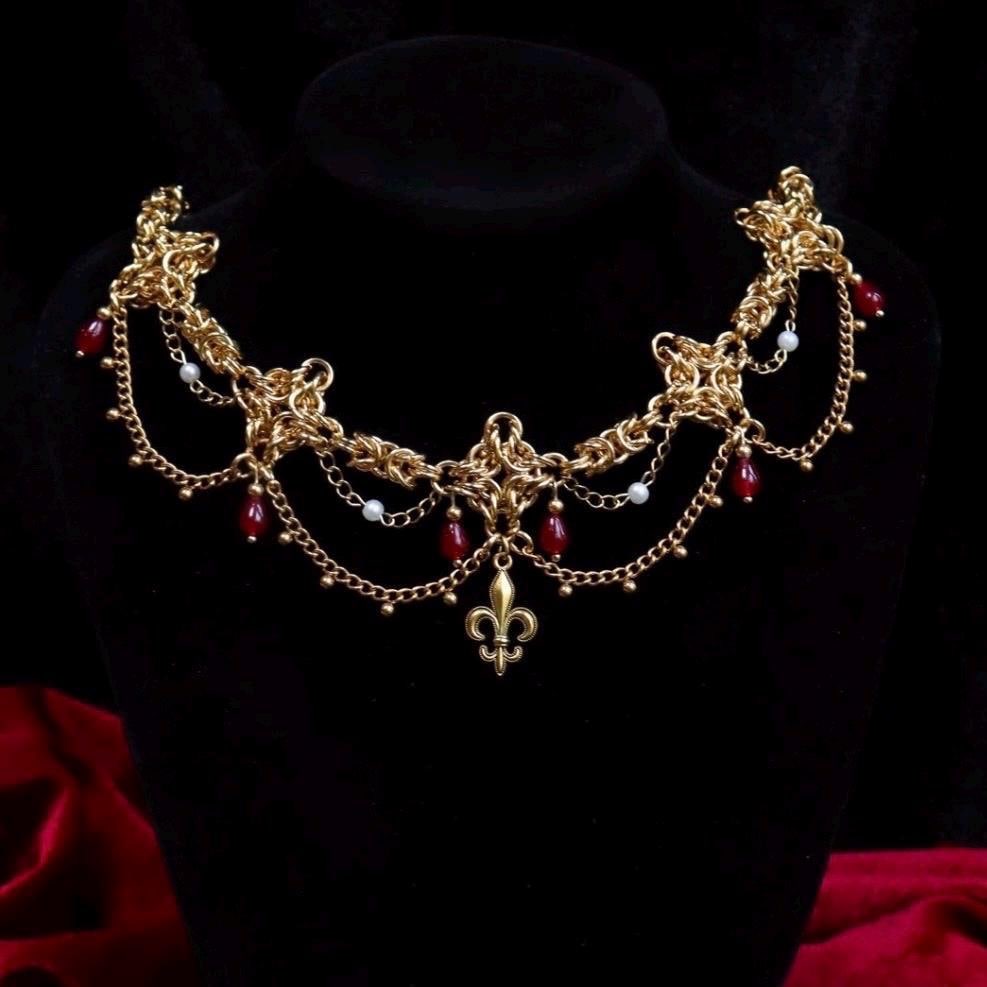 HEIR Necklace