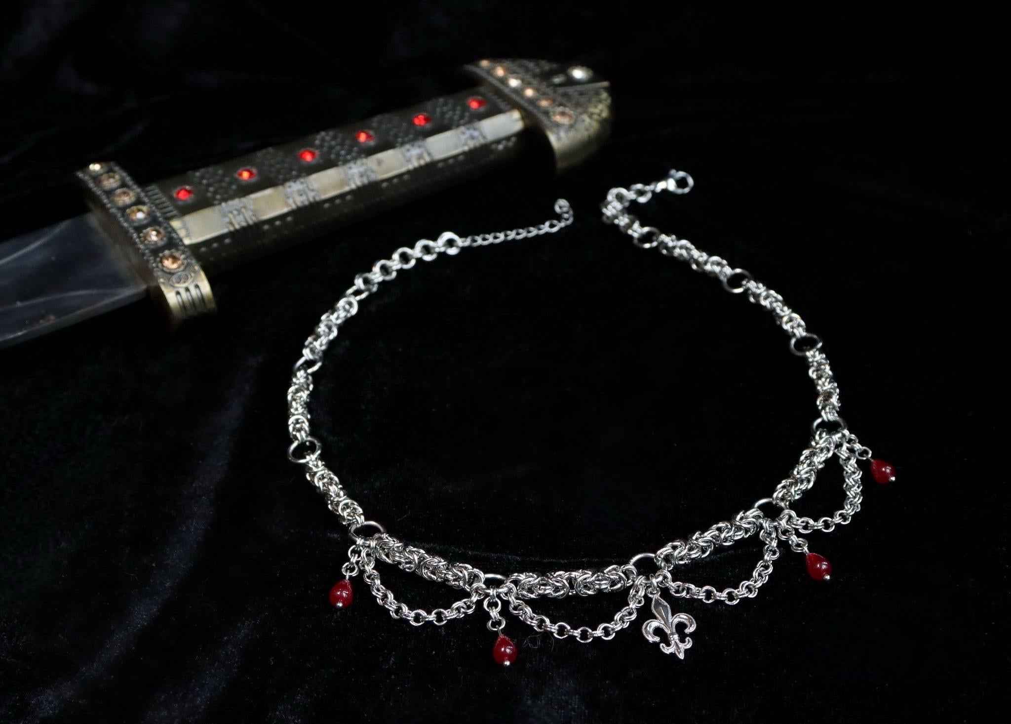 NOBLE Necklace