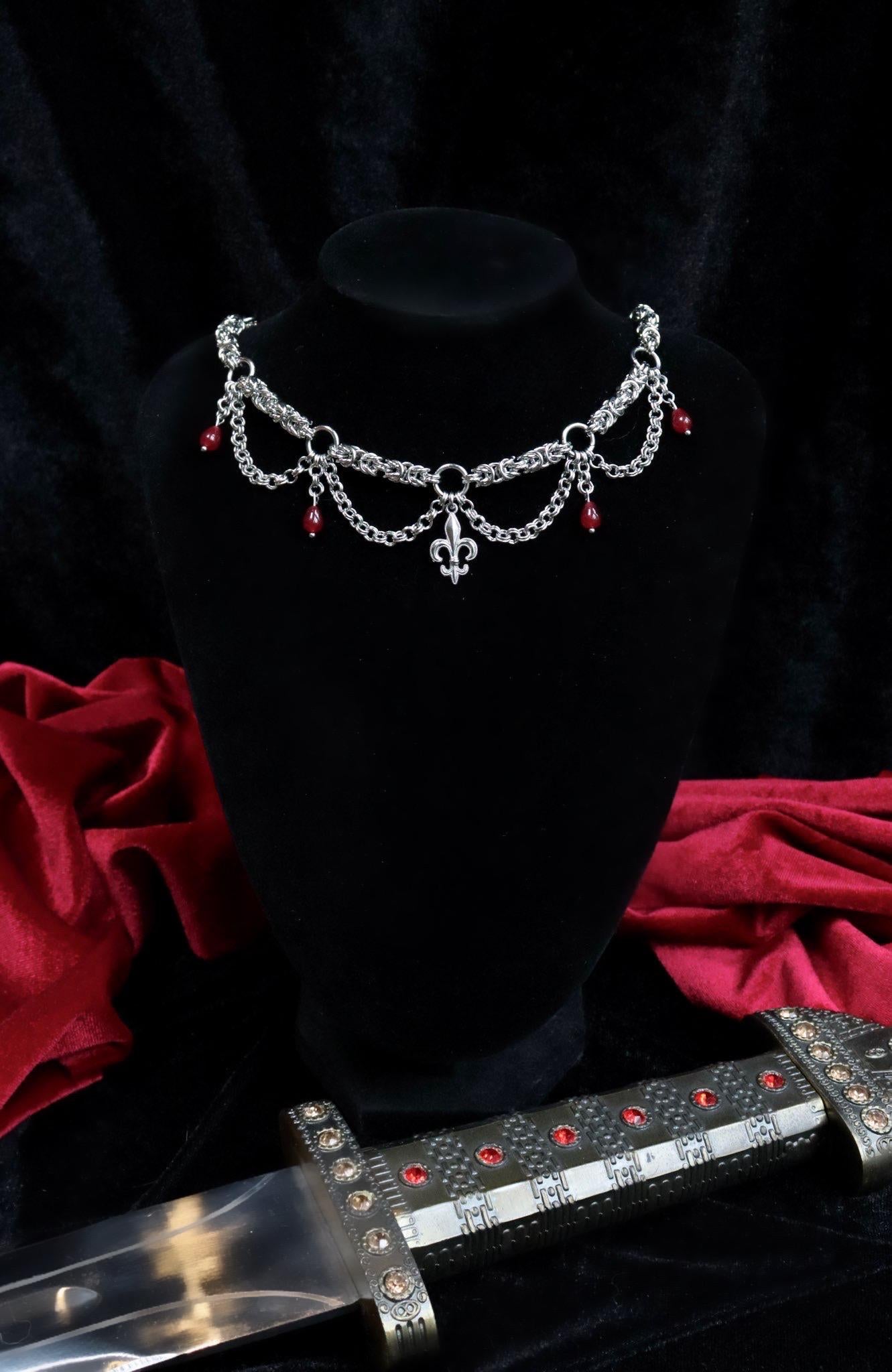 NOBLE Necklace