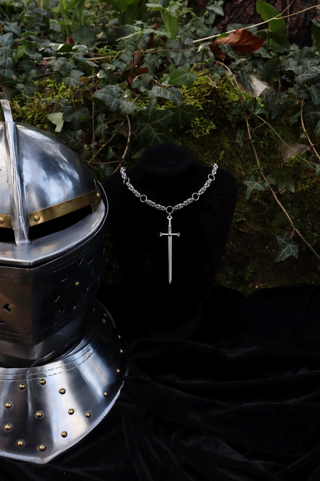 VALIANT Necklace